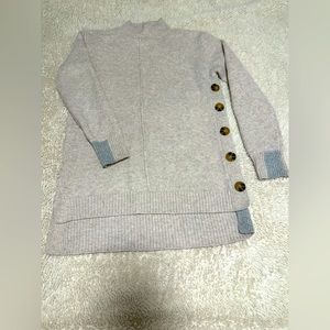 Women’s high low sweater
